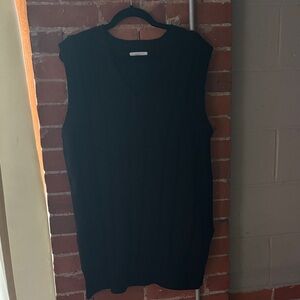 Black Sleeveless Women's Sweatervest